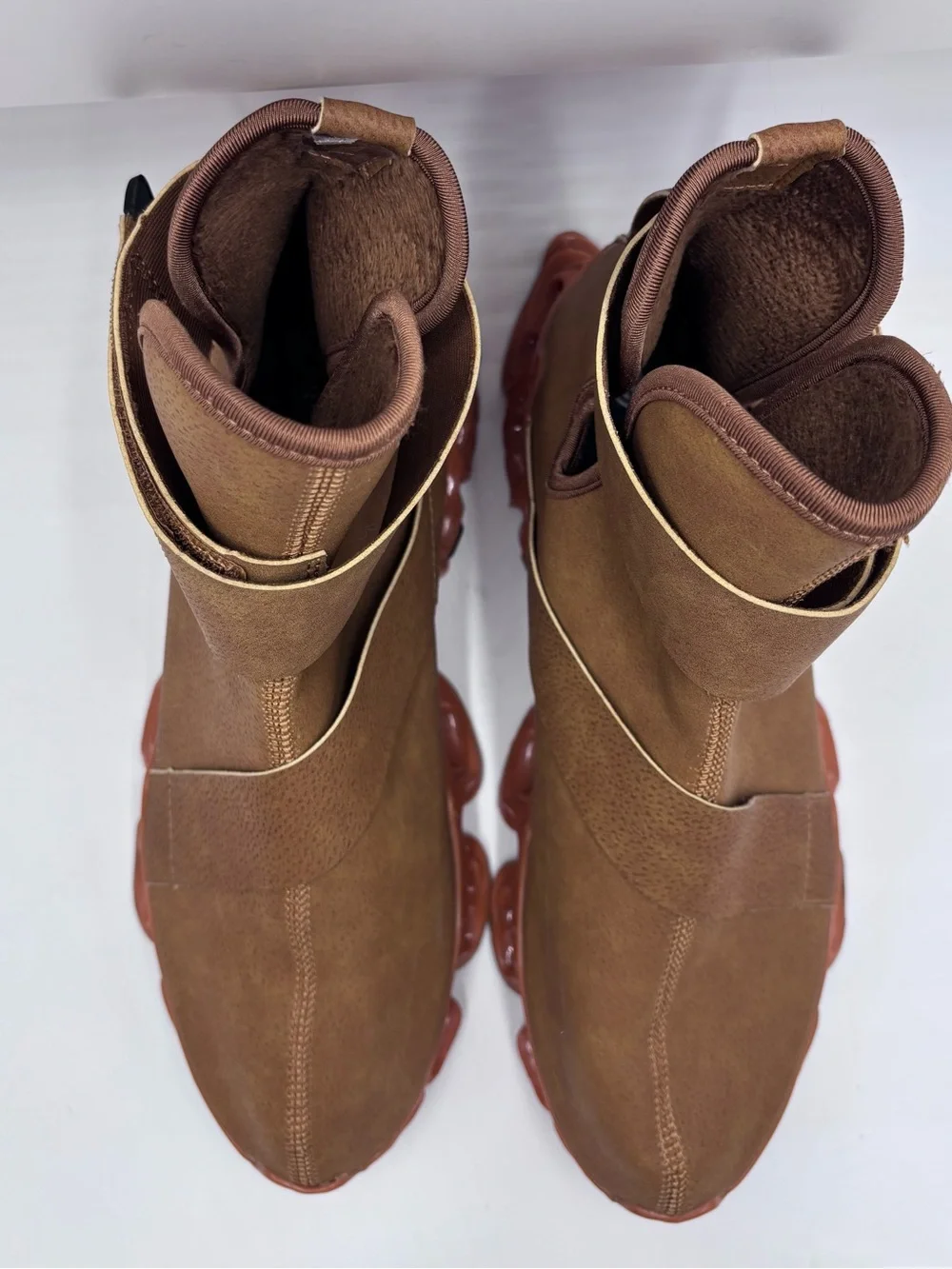 NWOT! COMANIER DESING! THE ORIG! FURY THE KING, BROWN/ORANGE! SZ 46/ US 12.5